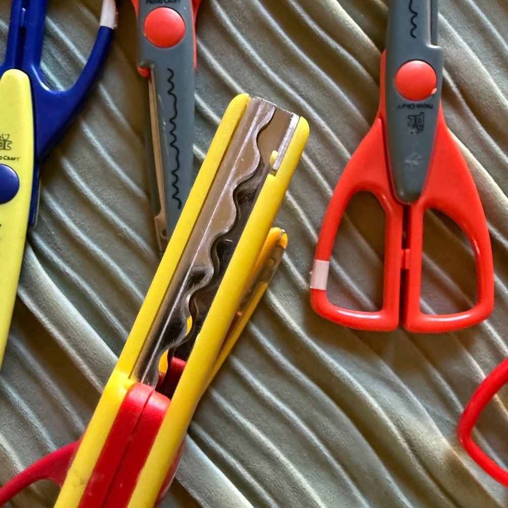 Colorful Craft Scissors Set multiple cuts - Picture 2 of 5